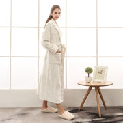Unisex Bademantel lang mit Gürtel, Schalkragen und aufgesetzten Taschen