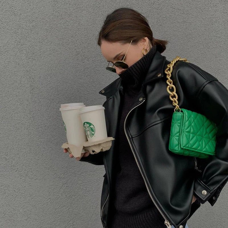 Damen Umhängetasche Vegan Leder – Mit Goldkette & Elegantem Design
