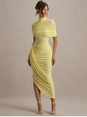 Drapiertes Midikleid – Figurbetontes Abendkleid mit Stehkragen & Cape-Detail