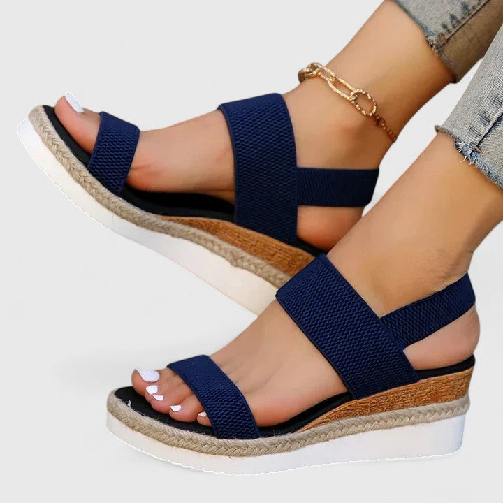 Orthopädische Damensandalen mit Keilabsatz